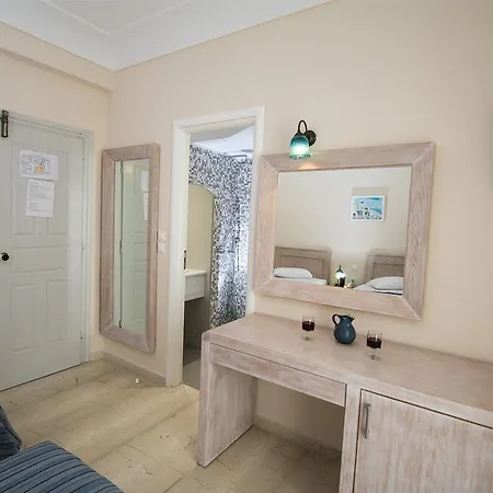 Andreas Apartment Kamári